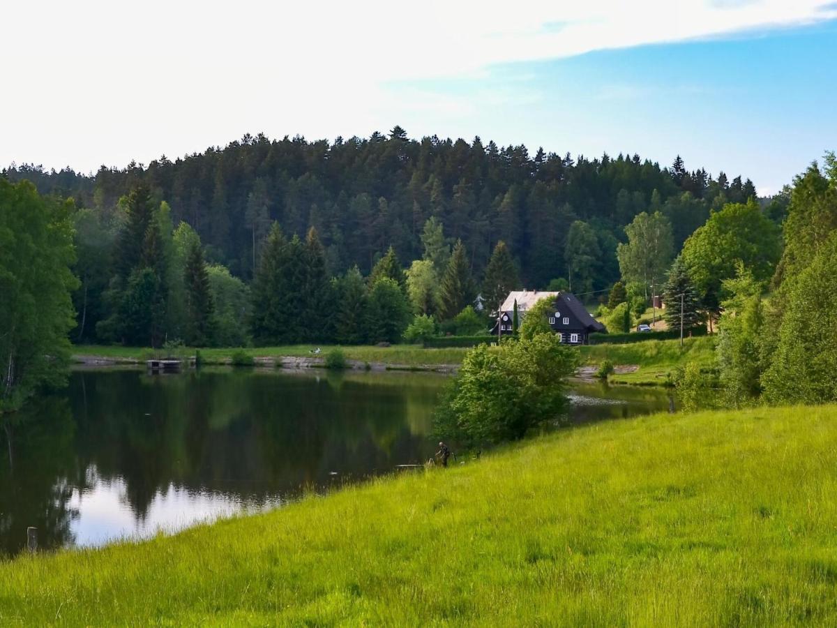 Home With Well Kept Fenced In Rice On The Shore Kyjov  Exterior photo